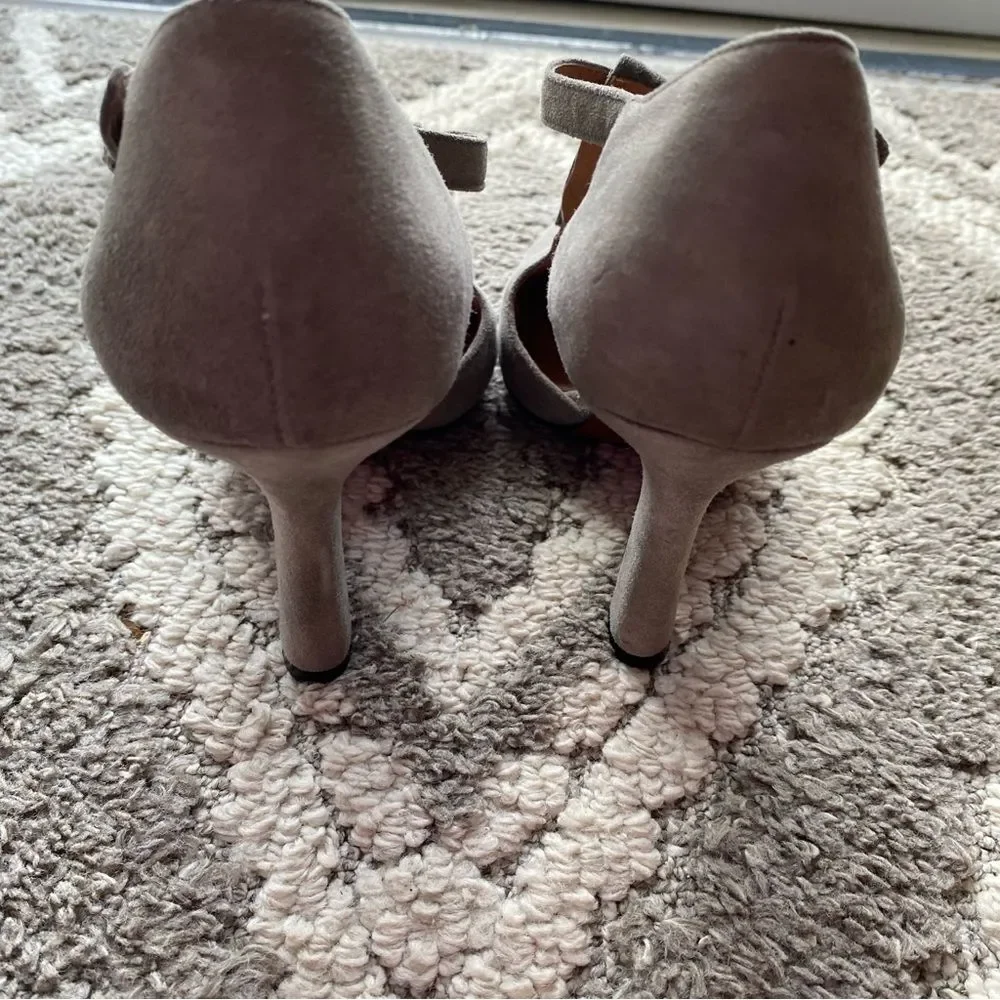 Anthropologie NO 704B Gray suede Emma round toe heels size 38